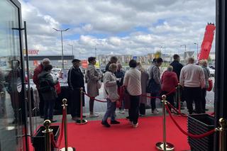 Otwarcie pierwszego w Polsce sklepu Woolworth w centrum handlowym Atut w Krakowie