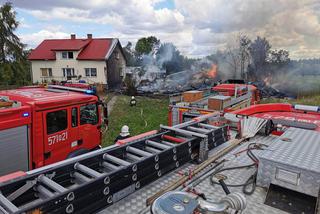 Sielec. 7-latek zaprószył ogień i zniknął w kłębach dymu! Spalone gospodarstwo!