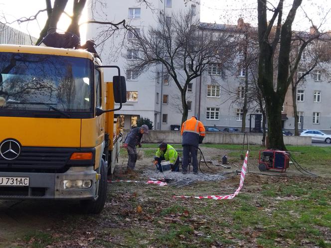 Usunięcie pomnika ks. Idziego Radziszewskiego ze skweru im. abp. J. Życińskiego