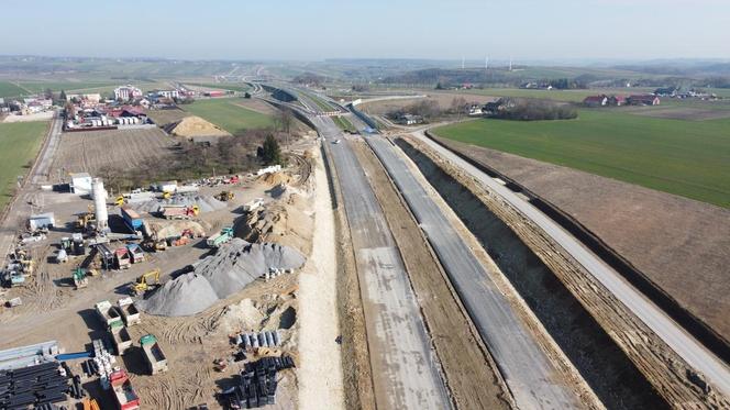 Trwa budowa S7 na odcinku Miechów - Szczepanowice