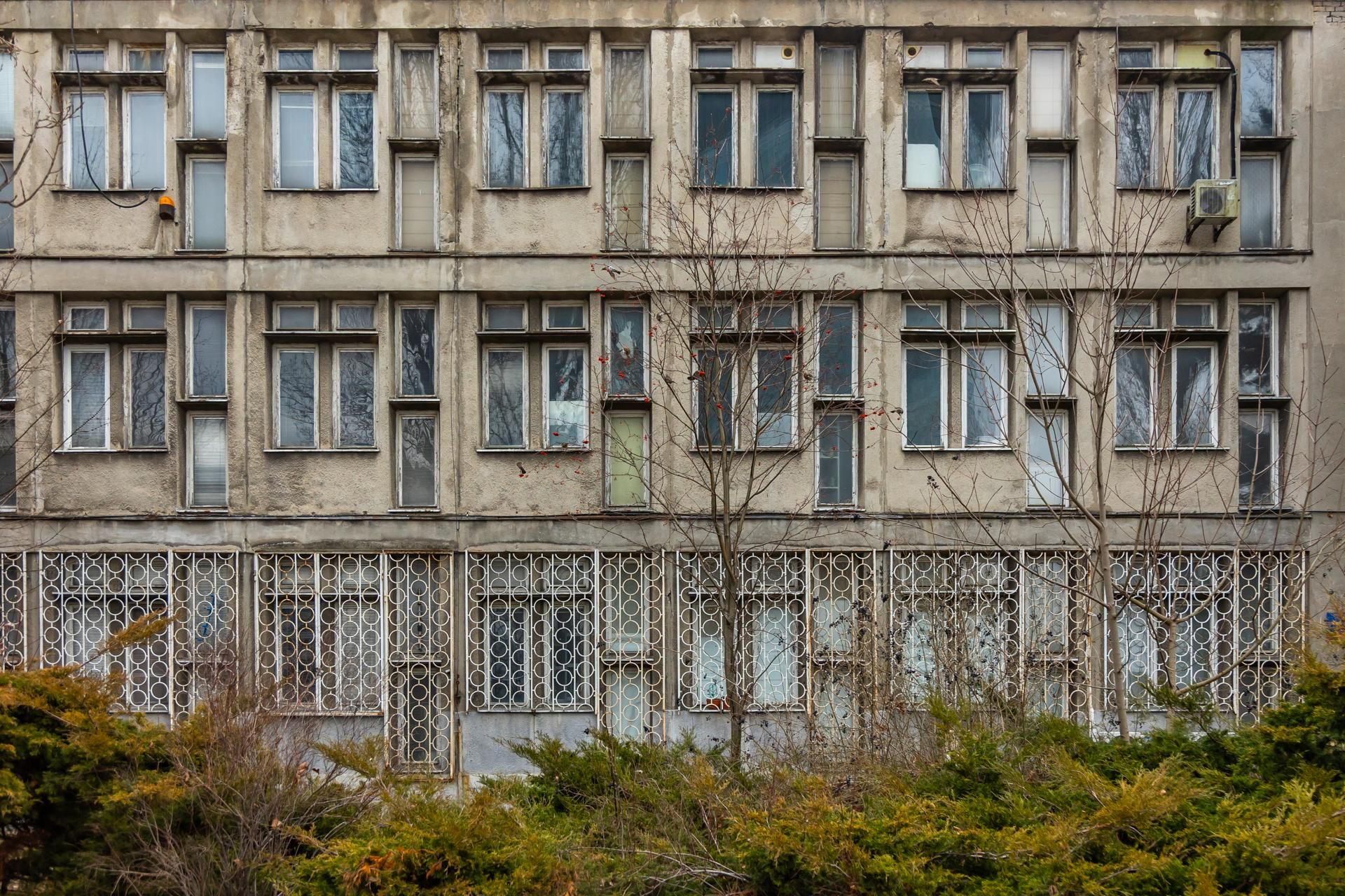 Zabytkowa hala na Suwak 4 w Warszawie