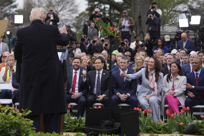 Trump ogłosił kolosalne cła. Tak ostro jeszcze nie było! "To bomba wymierzona w świat"