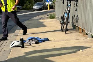 Czołowe zderzenie autobusu miejskiego z rowerzystą w Warszawie. Niedawno zginęły tam trzy osoby