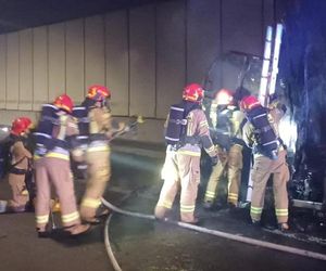 Pożar w tunelu POW w Warszawie. Płonąca ciężarówka sparaliżowała ruch na kilka godzin