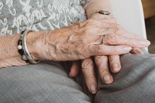 Ogromne zainteresowanie rentą wdowią. Wiadomo, kiedy ruszą pierwsze wypłaty!