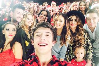 Gwiazdy na planie świątecznego klipu