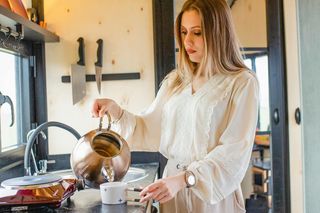 Jak się ubrać na Wielkanoc? Z naszym poradnikiem nie popełnisz żadnej modowej gafy