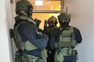 Kraków. Na stacji benzynowej zaczął okładać mężczyznę pięściami. Do akcji wkroczyli kontrterroryści 