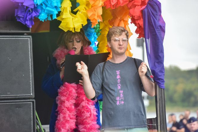 VI Toruński Marsz Równości. Przeciwnicy modlili się w centrum