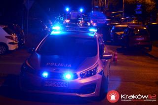 Kraków: TAJEMNICZA akcja policji na os. Strusia. Mieszkańcy w szoku: Kazali mi otworzyć kanapę
