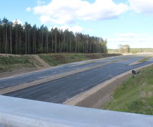 Niedaleko Białegostoku nowa droga pnie się w górę! To kolejny odcinek S19 na Podlasiu