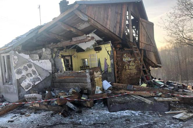 Kobylec. Dom doszczętnie zniszczony przez eksplozje gazu. Jedna osoba w szpitalu