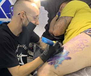 Tattoo Konwent Katowice 2022. Tatuatorzy tworzą piękne tatuaże