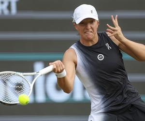 Wimbledon DRABINKA LOSOWANIE Z kim gra Iga Świątek? Z kim gra Hurkacz? Polacy poznali rywali! DRABINKA Wimbledonu 2023 WYNIKI losowania