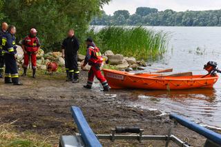 Ciało Kacpra wyciągnęli z wody, a Jakuba wciąż szukają! Tragedia na jeziorze Pakoskim