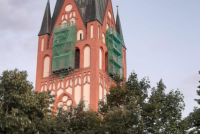 Renowacja tarcz zegara w kościele mariackim w Szczecinku