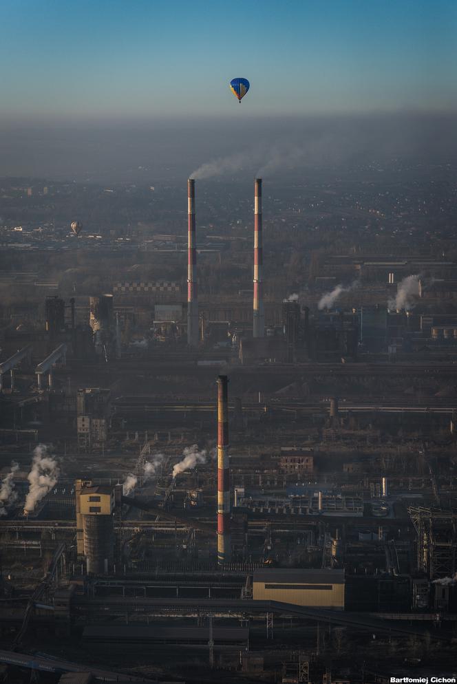 Nie uwierzycie własnym oczom. Tak wygląda Nowa Huta sfotografowana... z motoparalotni! [GALERIA ZDJĘĆ]