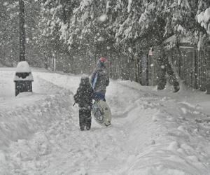 Pogoda podzieliła Polskę! Atak zimy i powrót jesieni w jednym czasie
