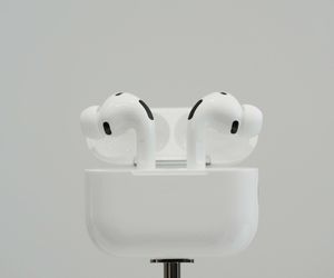 Kontrowersje wokół nowych słuchawek Apple. Najbardziej wyczekiwana funkcja niedostępna na terenie UE