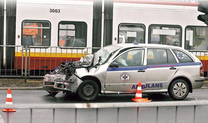 Karetka wjechała w tramwaj