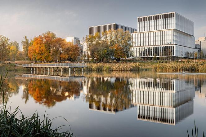 Lakeside, pierwszy projekt biurowy firmy Atenor w Polsce, wita gości efektownymi posadzkami 