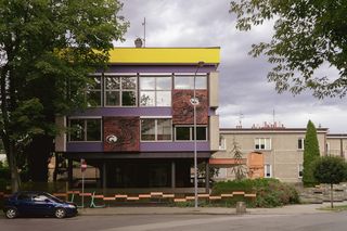 Dom Książków w Tarnowie. Jeden z najpiękniejszych domów w Polsce wciąż jest na sprzedaż. Powstał w PRL-u, zachwycał się nim Springer, a projektował wizjoner