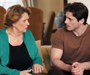 	Barwy szczęścia odc. 3201. Józefina Rawiczowa (Elżbieta Jarosik), Cezary (Marcel Opaliński)