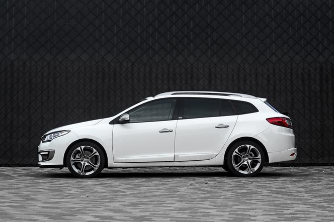 TEST Renault Megane Grandtour GT 220: rodzinne kombi ze sportem w tle - ZDJĘCIA
