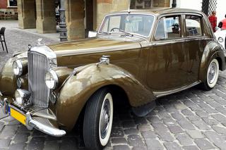 XX Podkarpacki Rajd Pojazdów Zabytkowych: Gdzie spotkacie zabytkowe pojazdy? [ZDJĘCIA]