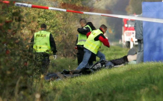 Wypadek pod Nowym Miastem: Policja bada dwie wersje zdarzeń