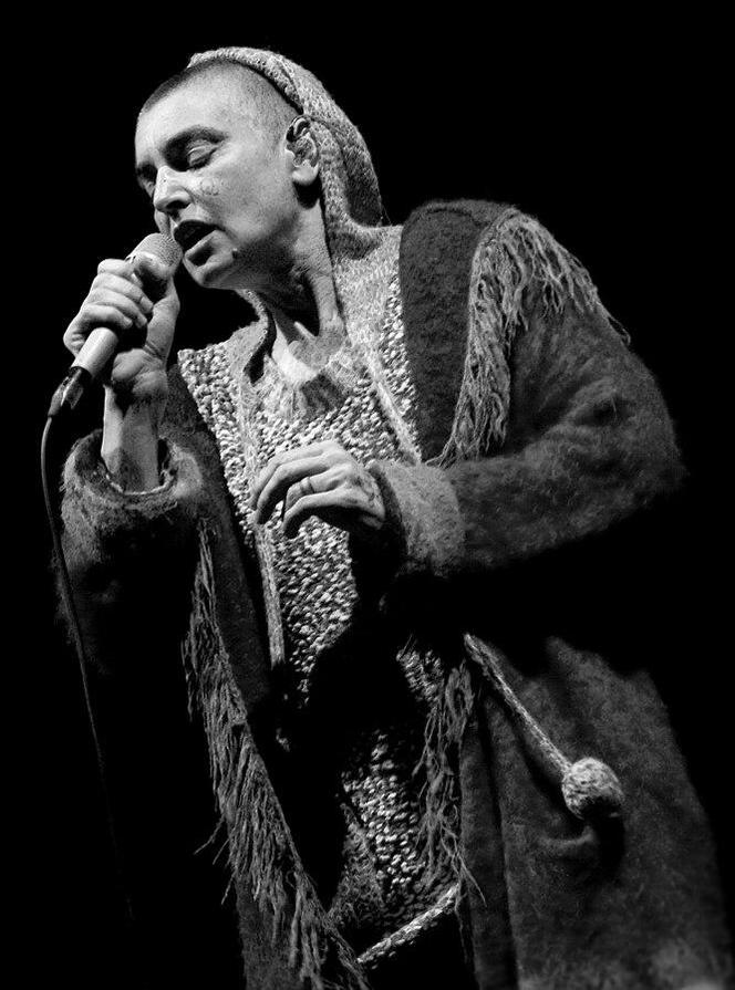 Występ Sinéad O'Connor podczas Ramsbottom Music Festival (2013)