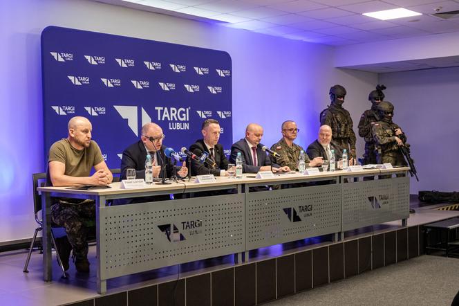 Konferencja przed Zlotem Miłośników Broni, Militariów i Survivalu "Militaria Pro Arma"