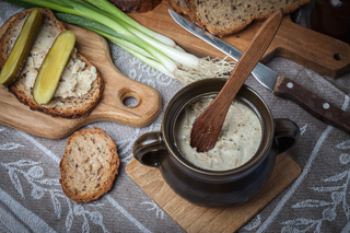 TasteAtlas ocenił smalec i gzik z Poznania! Jak smakują według znawców? Kolejny raz przysmaki z Polski zostały wyróżnione!