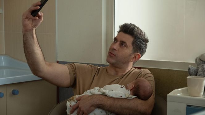 Na Wspólnej odc. 4032: Mikołaj (Krzysztof Wieszczek), synek (Gabrysia Melon)