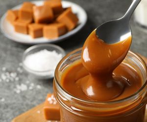 Jak zrobić kajmak idealny? 2 banalnie proste przepisy na obłędnie pyszną masę krówkową