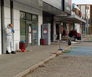 Nieznani sprawcy wysadzili bankomat w Olsztynie. Trwa ustalanie okoliczności zdarzenia [ZDJĘCIA]