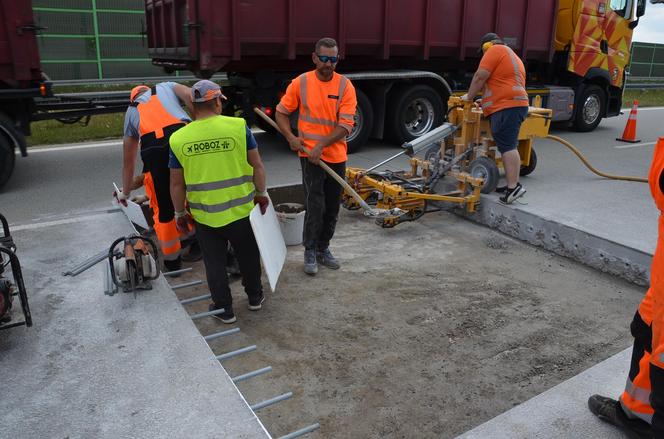 Tak naprawiano betonową nawierzchnię autostrady A1