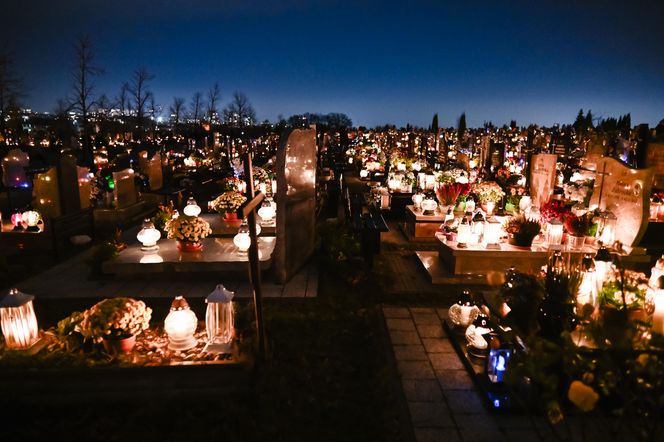1 listopada na Cmentarzu Łostowickim w Gdańsku. Tak wygląda w dniu Wszystkich Świętych