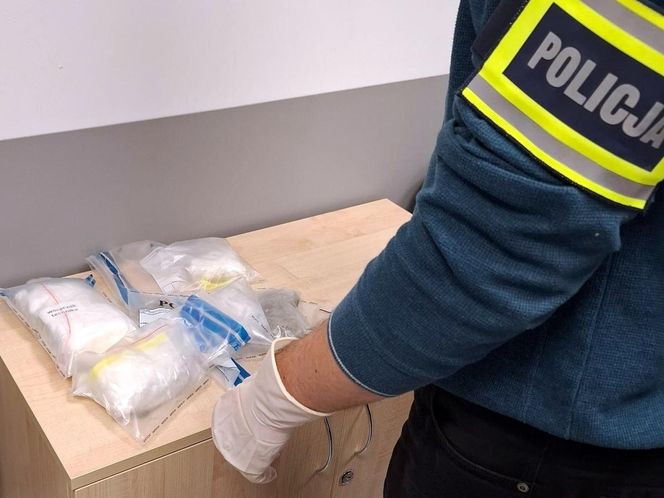 Akcja policji z Torunia na Bydgoskim Przedmieściu. Znaleźli nie tylko narkotyki