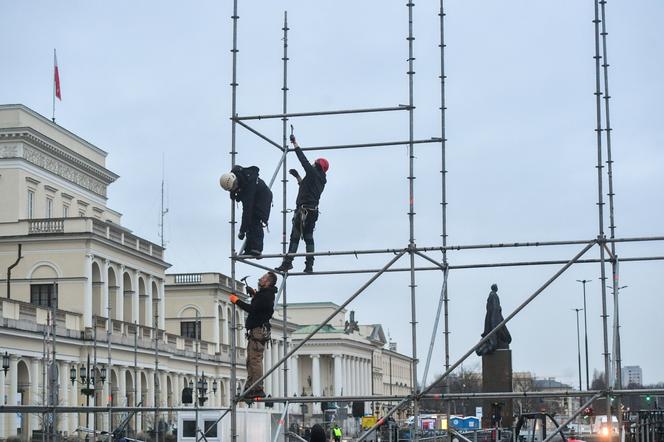 Finał WOŚP 2023. Budowa sceny w Warszawie