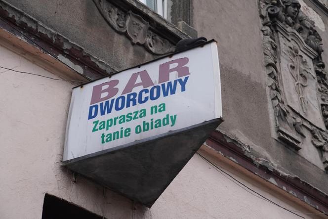 Bar dworcowy w Zabrzu jak z czasów PRL-u. W tym miejscu czas się zatrzymał