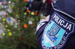 Pod Komendą Miejską Policji w Olsztynie stanęła oryginalna choinka. Każdy może ją rozebrać [ZDJĘCIA]