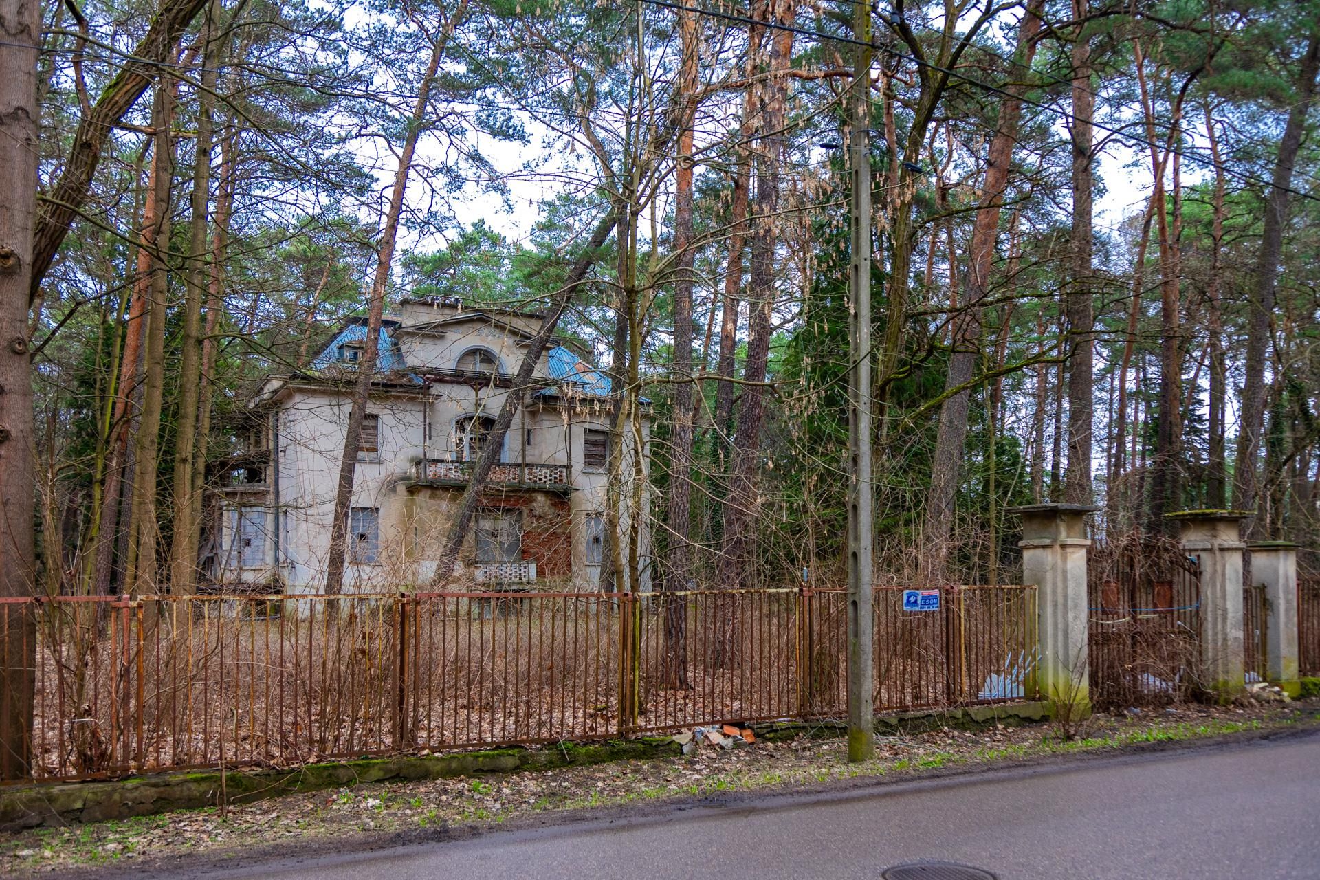 Konstancin-Jeziorna. Opuszczone wille - zobacz zdjęcia rezydencji, które kiedyś zachwycały