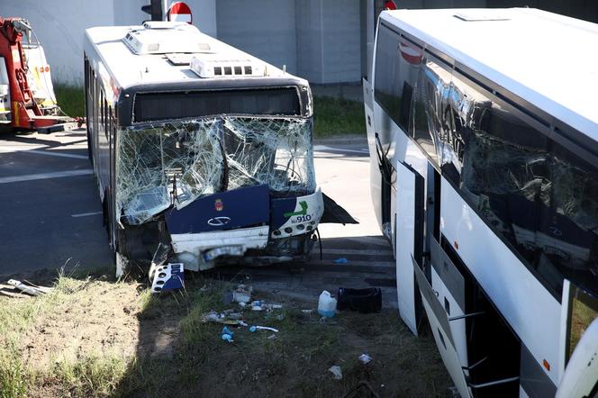 Kierowca autobusu MPK zginął po zderzeniu z innym autobusem