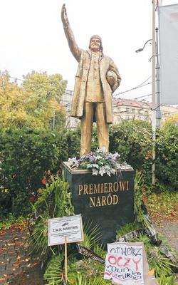 Pomnik Tuska rusza w Polskę