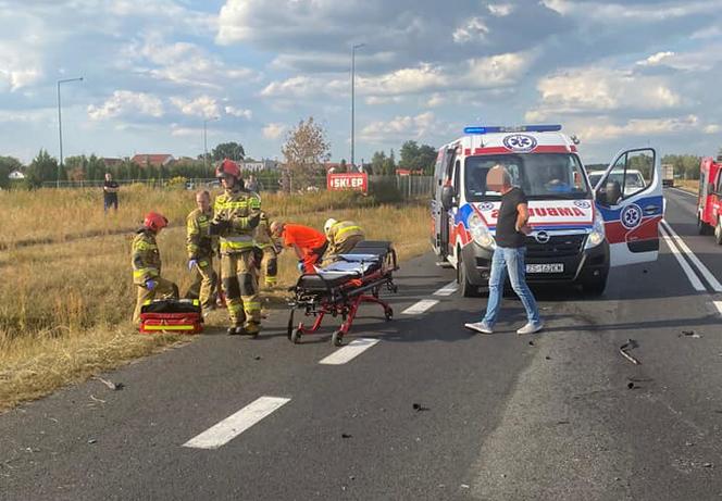 BMW zderzyło się czołowo z tirem w Myszęcinie