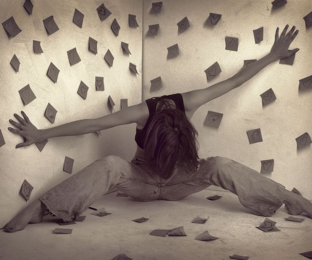 Psychoza maniakalno-depresyjna , inaczej  choroba afektywna   dwubiegunowa  lub  cyklofrenia , to poważne zaburzenie psychiczne.