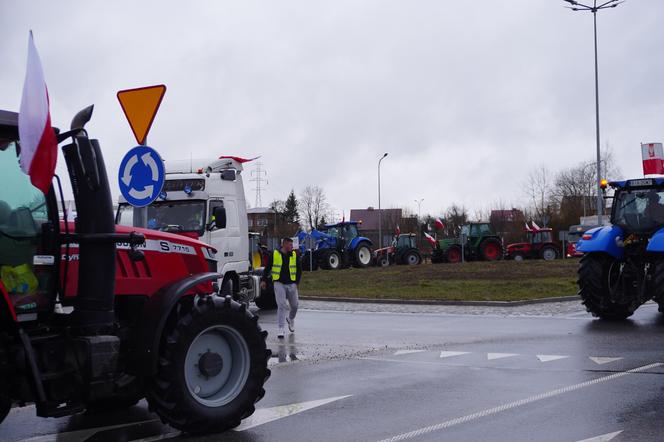 Protest rolników z 20 lutego. Blokada drogi obok Białegostoku