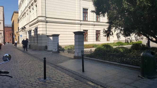 Nowa organizacja ruchu w centrum Bydgoszczy. Służby ratunkowe mają specjalne klucze