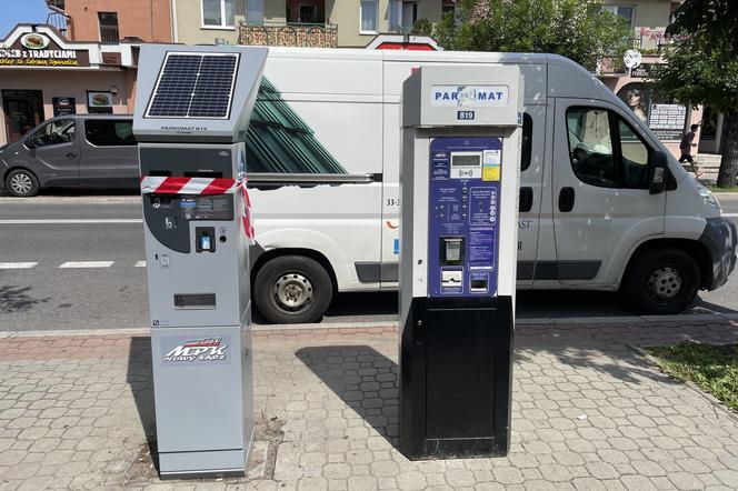 Nowe parkomaty już stoją w Nowym Sączu. Kiedy będzie można z nich korzystać?